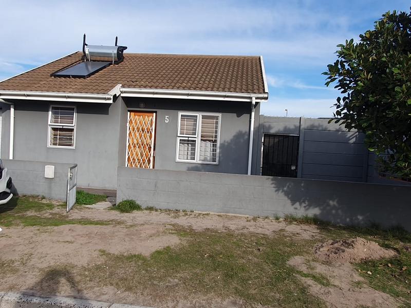 3 Bedroom Property for Sale in Pelikan Park Western Cape